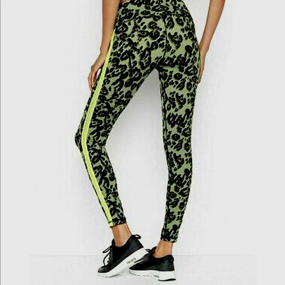 “Wild Ocelot” Victoria’s Secret Knockout legging